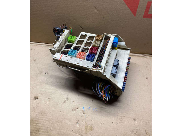 Блок предохранителей 9162163 Volvo S70 V70 V70 XC