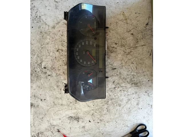 Панель приборов 9168144   Volvo S70  V70  V70 XC       