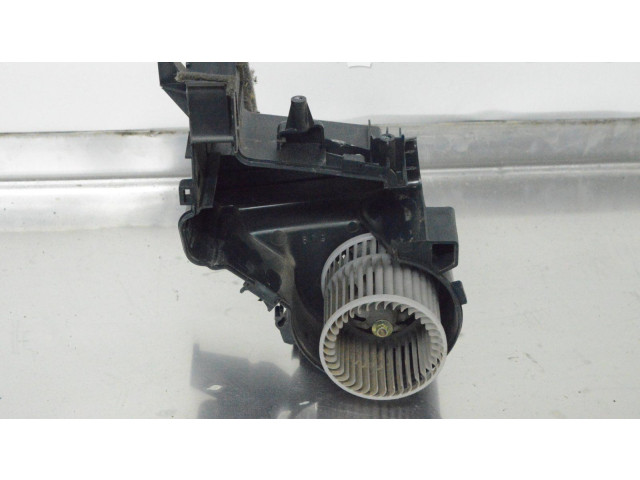 Вентилятор печки Mitsubishi Pajero