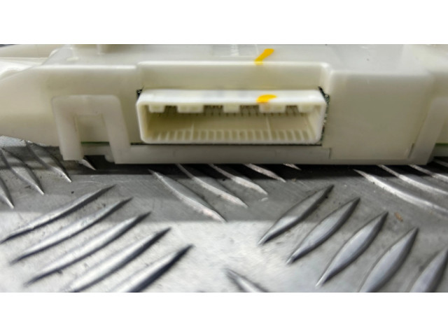 Блок управления 277605XA0A, 201017   Mercedes-Benz W470