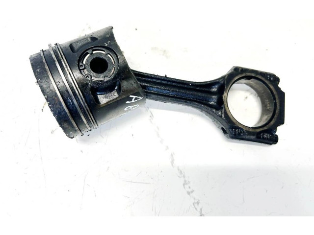  Поршень с шатуном    Volkswagen PASSAT B4  