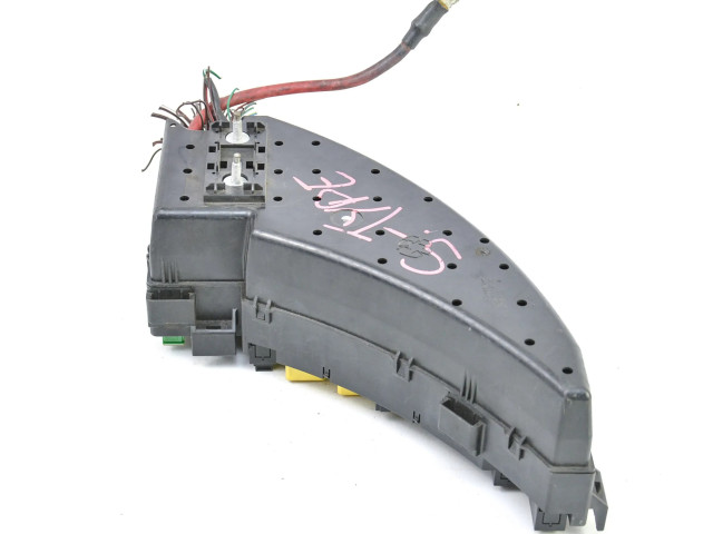 Блок предохранителей 2R8T14A067CA, 2R8T-14A067-CA Jaguar S-Type