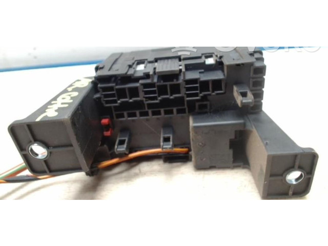 Блок предохранителей     Opel Meriva B    