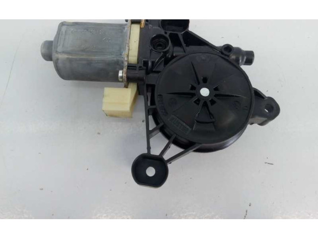 Передний двигатель механизма для подъема окон