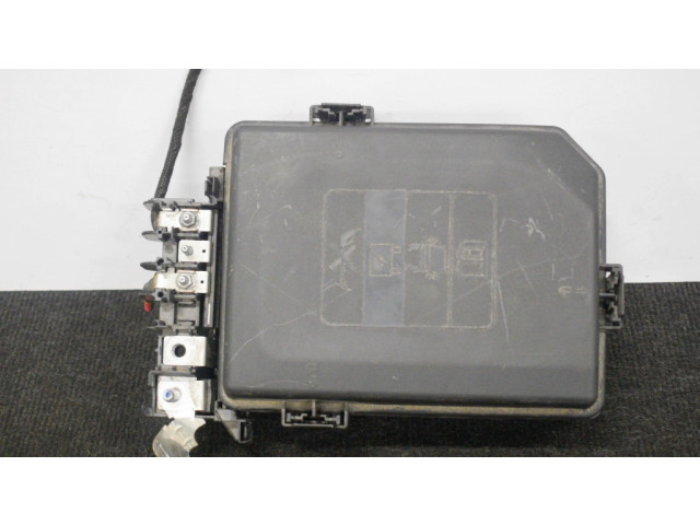 Блок предохранителей 39040849, 39019198 Opel Astra K