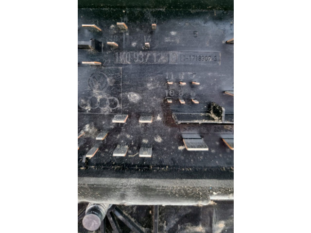 Блок предохранителей 1K0937125D Audi Q3 8U