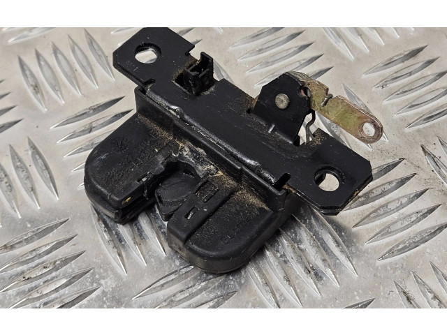 Замок багажника 3B9827505E    Volkswagen PASSAT B5.5 2001 - 2005 года