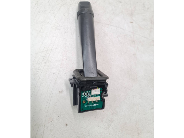 Ручка стеклоочистителей 9452391, 02W28A Volvo V70