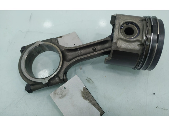 Píst C54 KIA Carnival pro naftový motor 2.9