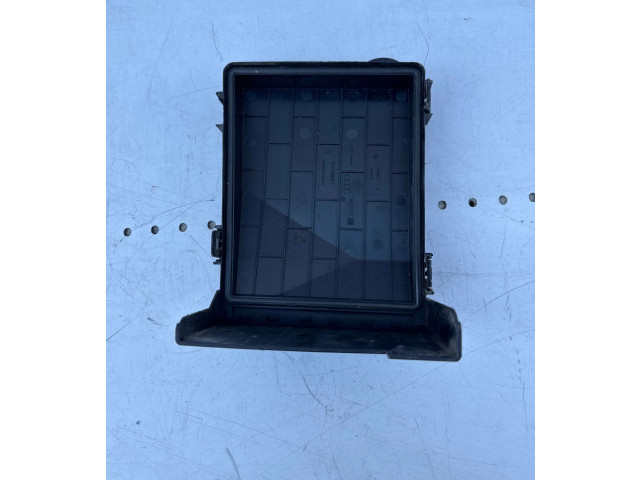 Блок предохранителей  1K0937132, 013949711   Volkswagen Touran I    