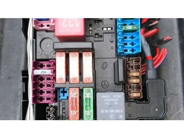 Pojistková skříňka A0009822923, A0005456500 Mercedes-Benz GLC X253 C253 2018