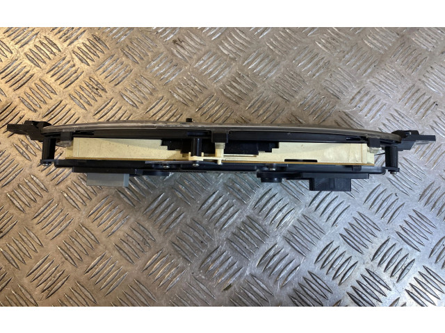 Панель приборов P8200752813, 281127465E   Dacia Logan I       