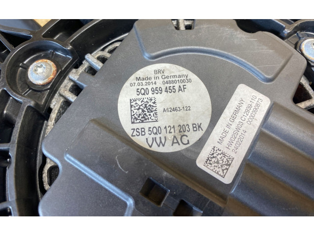 Вентилятор радиатора 5Q0121205C, 5Q0121207J Volkswagen Golf VII