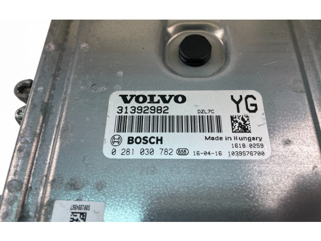 Блок управления двигателем Блок управления 31392982, 0281030782   Volvo V70