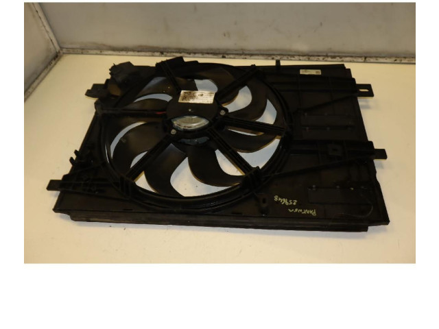 Электрический вентилятор радиаторов 9806313580 Peugeot Partner III