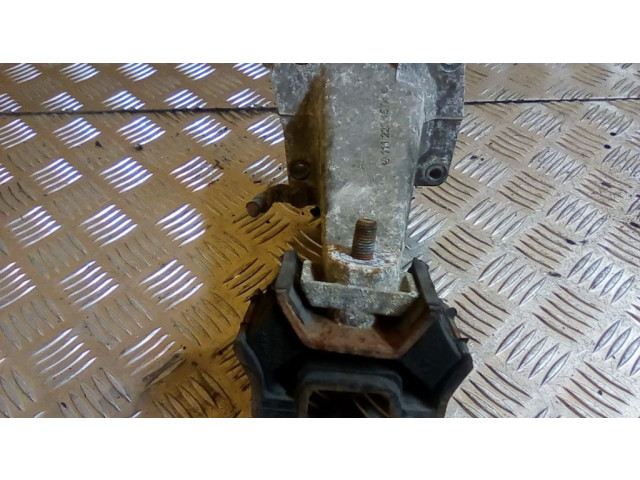 Подушка двигателя