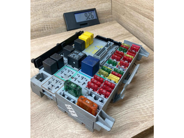 Pojistková skříňka 90504534, Noplugsocket Opel Vectra B 1996