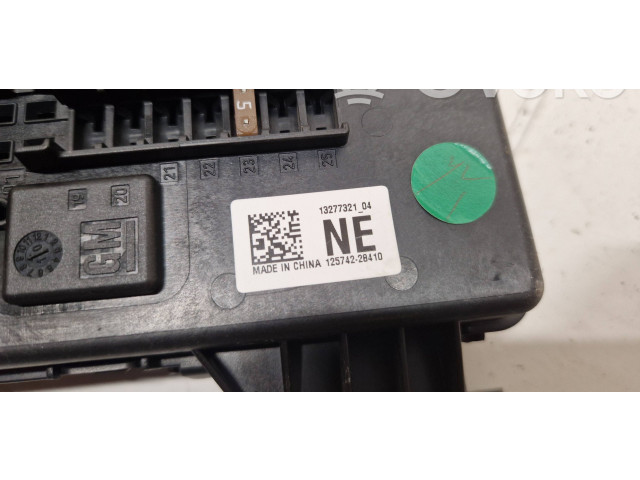 Блок предохранителей 13277321   Saab 9-5    