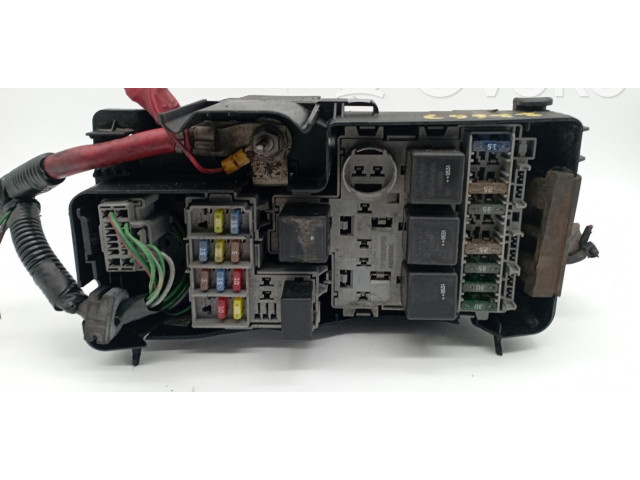 Блок предохранителей 8690698   Volvo XC90    