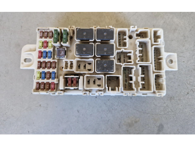 Блок предохранителей Mitsubishi L200