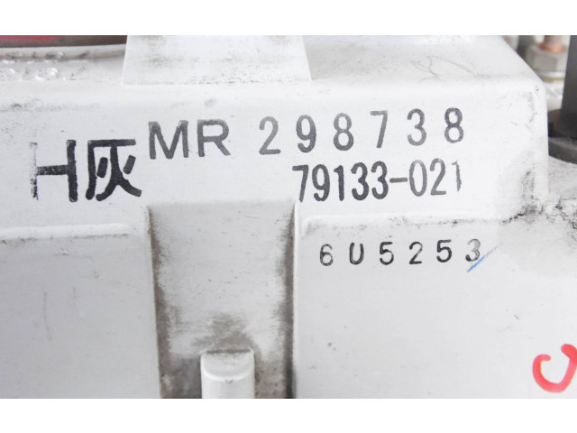 Панель приборов MR240246, M240252 Mitsubishi Pajero Sport I