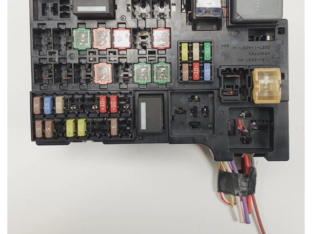 Блок предохранителей 8X2T-14A067-AC Jaguar XF X250