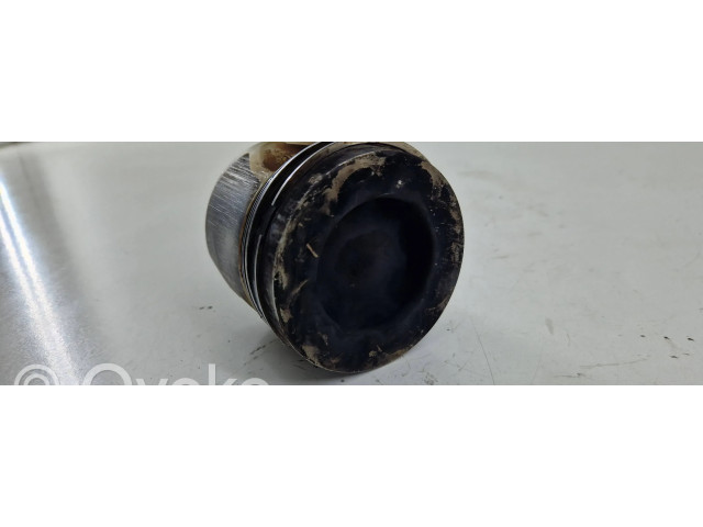 Píst Audi A4 S4 B9 pro naftový motor 3.0 CRTC