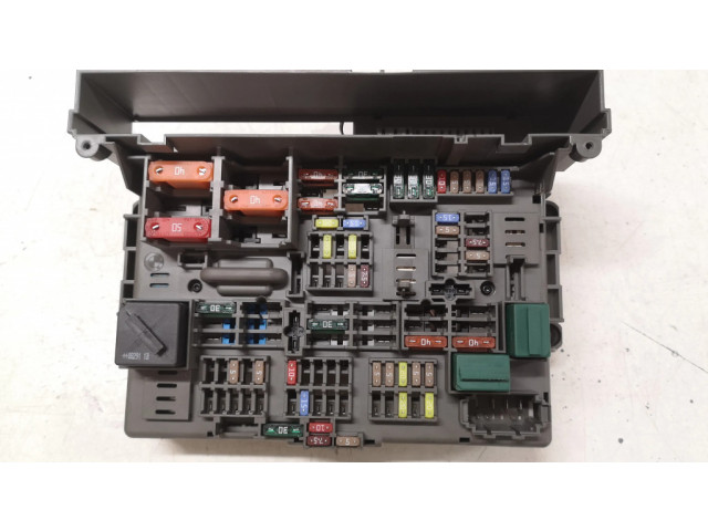 Pojistková skříňka 10688710, 911944603 BMW 1 E81 E87 2009