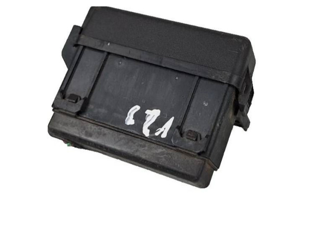 Блок предохранителей 3288YA1 Toyota Corolla Verso AR10