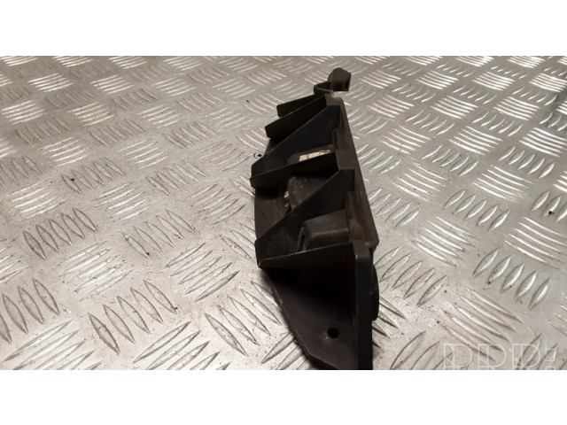 Задний держатель бампера