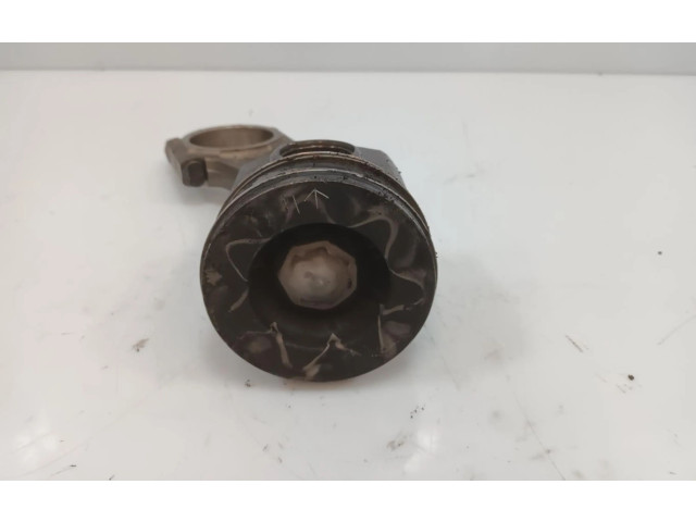  Поршень с шатуном  9812818680  Ford Kuga I  