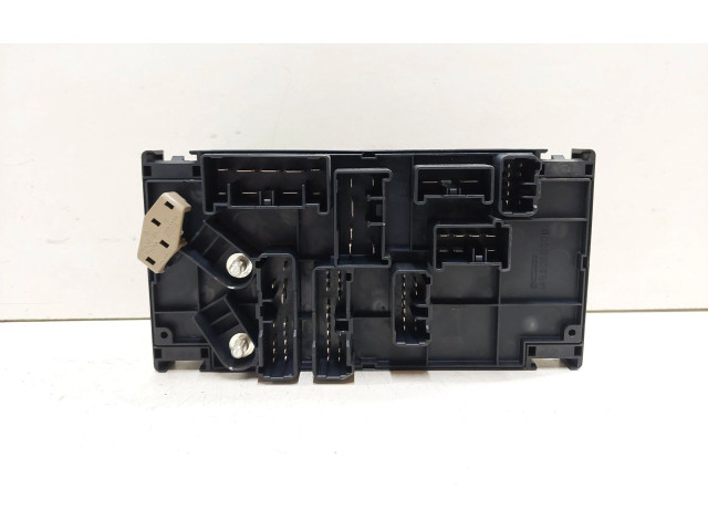 Блок предохранителей 82241SC020, 101015   Subaru Forester SH    