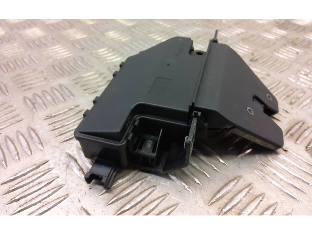 Замок багажника BMW 1 E82 E88 2007 - 2014 года