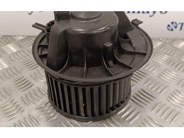 Вентилятор печки    1K1819015A, 983226W   Volkswagen Caddy