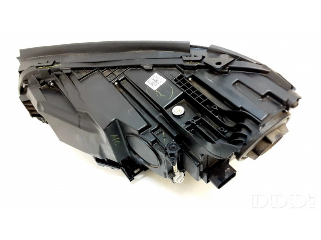 Передняя фара