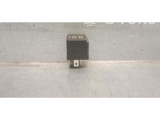 Pojistková skříňka 7M0951253A Volkswagen Caddy 2017