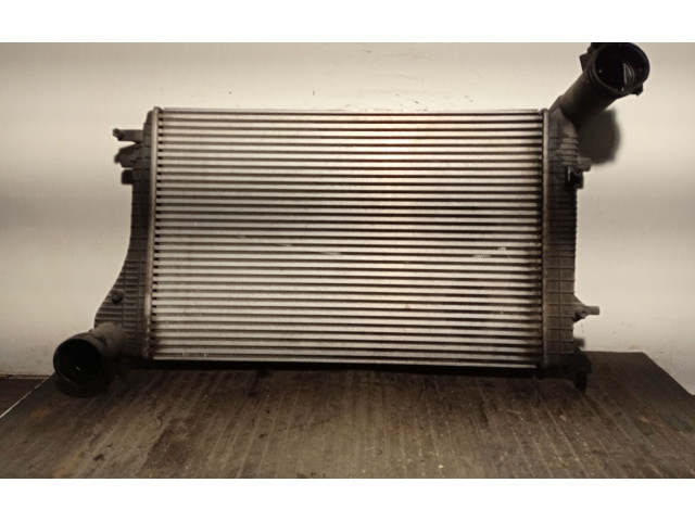 Интеркулер  1K0145803AM   Skoda Octavia Mk2 (1Z) 