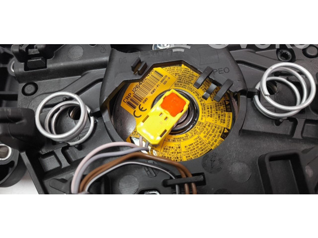 Подушка безопасности водителя 6V0880201T Skoda Fabia Mk3 (NJ)