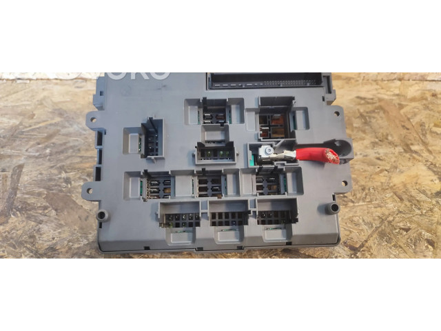   Pojistková skříňka 9119446   BMW X1 E84 2010