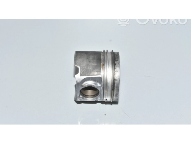 Píst 7805331, 11257805331 BMW 7 F01 F02 F03 F04 pro naftový motor 2.0