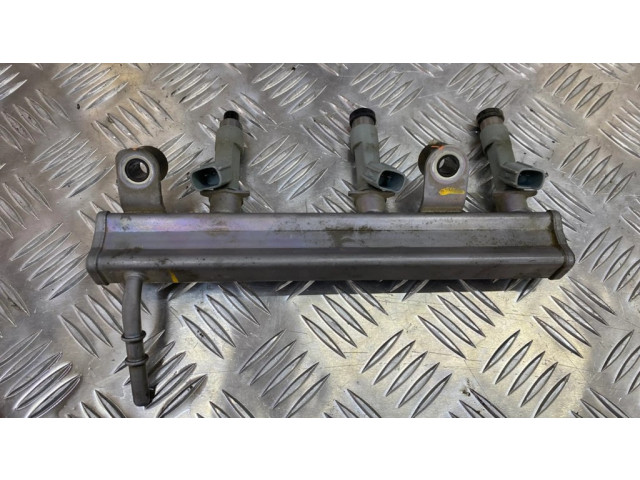 Форсунка 2325000030    Toyota Aygo AB40 для бензинового двигателя  1