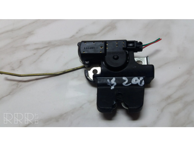 Замок задней крышки