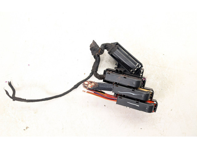   Pojistková skříňka 4E0941817   Audi Q7 4L 2014