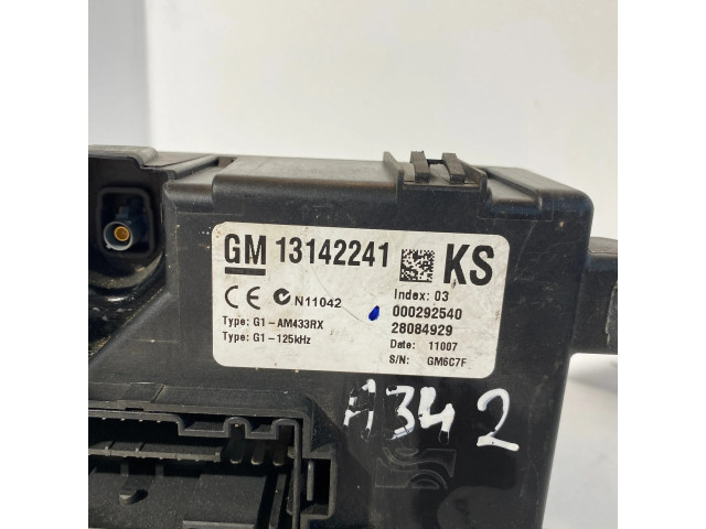 Pojistková skříňka 13142241, 000292540 Opel Corsa D 2008