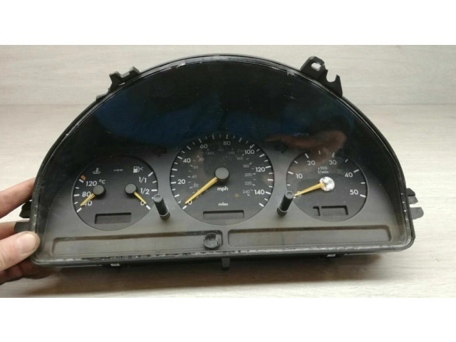 Přístrojová deska Mercedes-Benz ML W163 2003 A1635404111