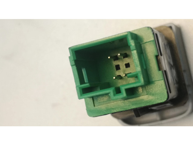 Включатель центрального замка