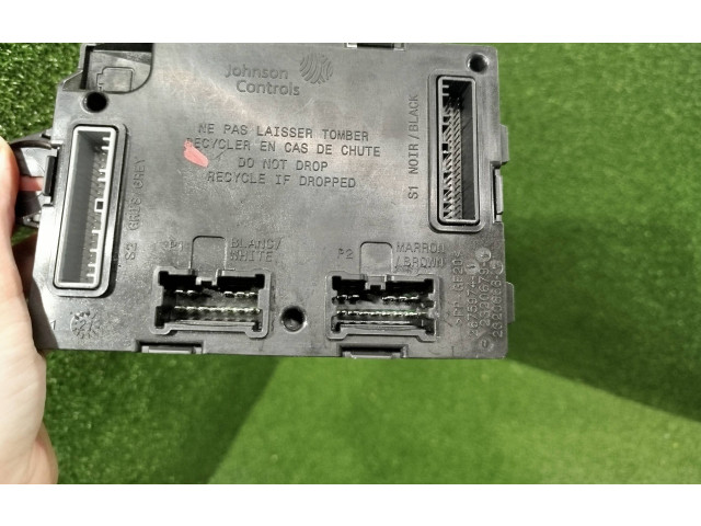 Блок комфорта 284B14712R, 34362609   Renault Trafic III (X82)   