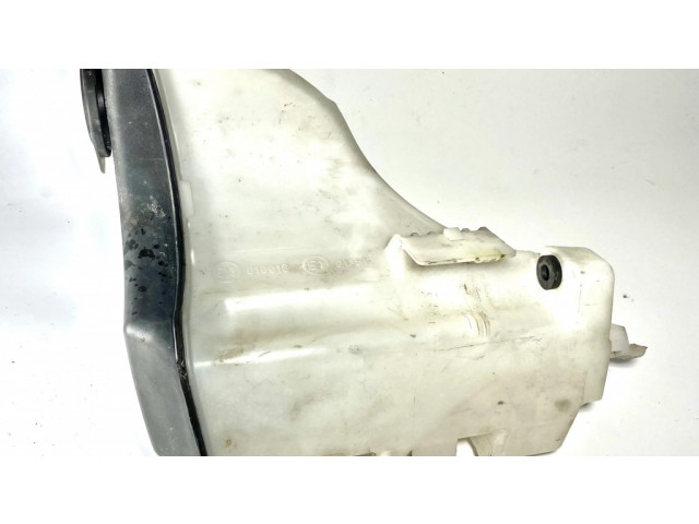 Бачок оконной жидкости    