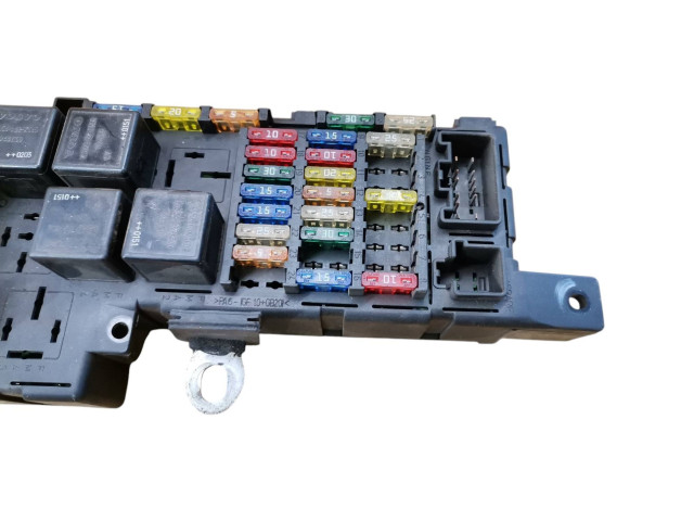 Блок предохранителей 8637841, 518717004 Volvo S60