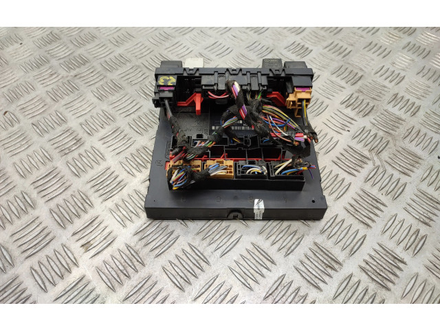 Блок предохранителей 8P0907279F Audi A3 S3 A3 Sportback 8P